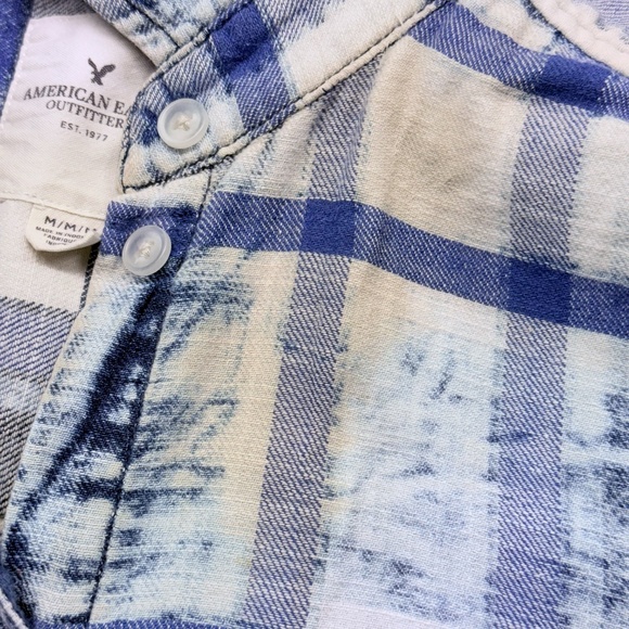 American Eagle Outfitters Blue & White Distressed Button Boyfriend Shirt. Medium - Picture 5 of 11